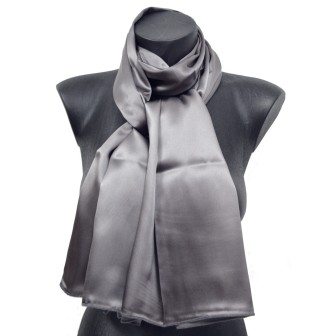 Echarpe en satin de soie grise