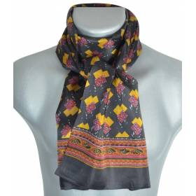 Foulard soie homme noir motifs géométriques