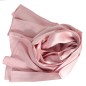 Echarpe en satin de soie rose poudré
