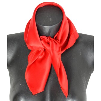 petit carré en soie rouge