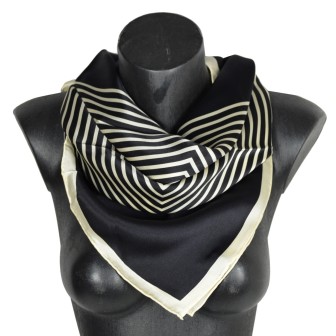 Carré de soie noir et blanc