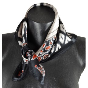 Petit carré en soie patchwork noir