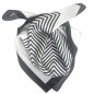 Foulard carré 50 chevrons noir et blanc
