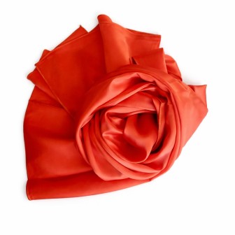 Echarpe en satin de soie rouge