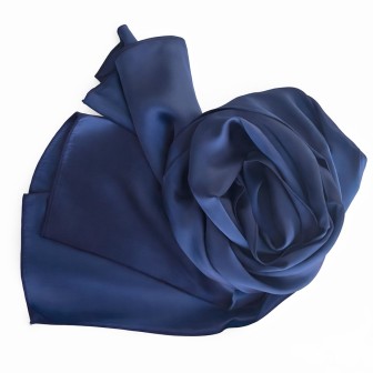 Echarpe en satin de soie bleu marine