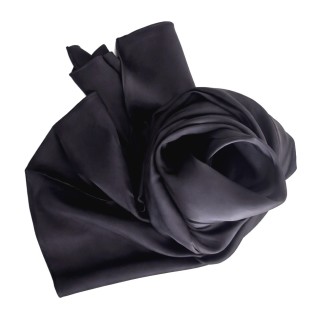 Echarpe en satin de soie noire