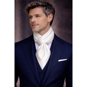 Echarpe en satin de soie ivoire