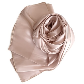 Echarpe en satin de soie chair