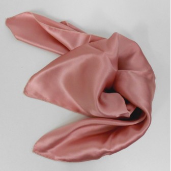 Petit carré en soie rose poudré - qualité sup