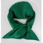 Petit carré en soie vert - qualité sup Petit carré en soie vert - qualité sup