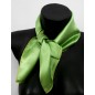 Petit carré en soie vert anis - qualité sup Petit carré en soie vert anis - qualité sup